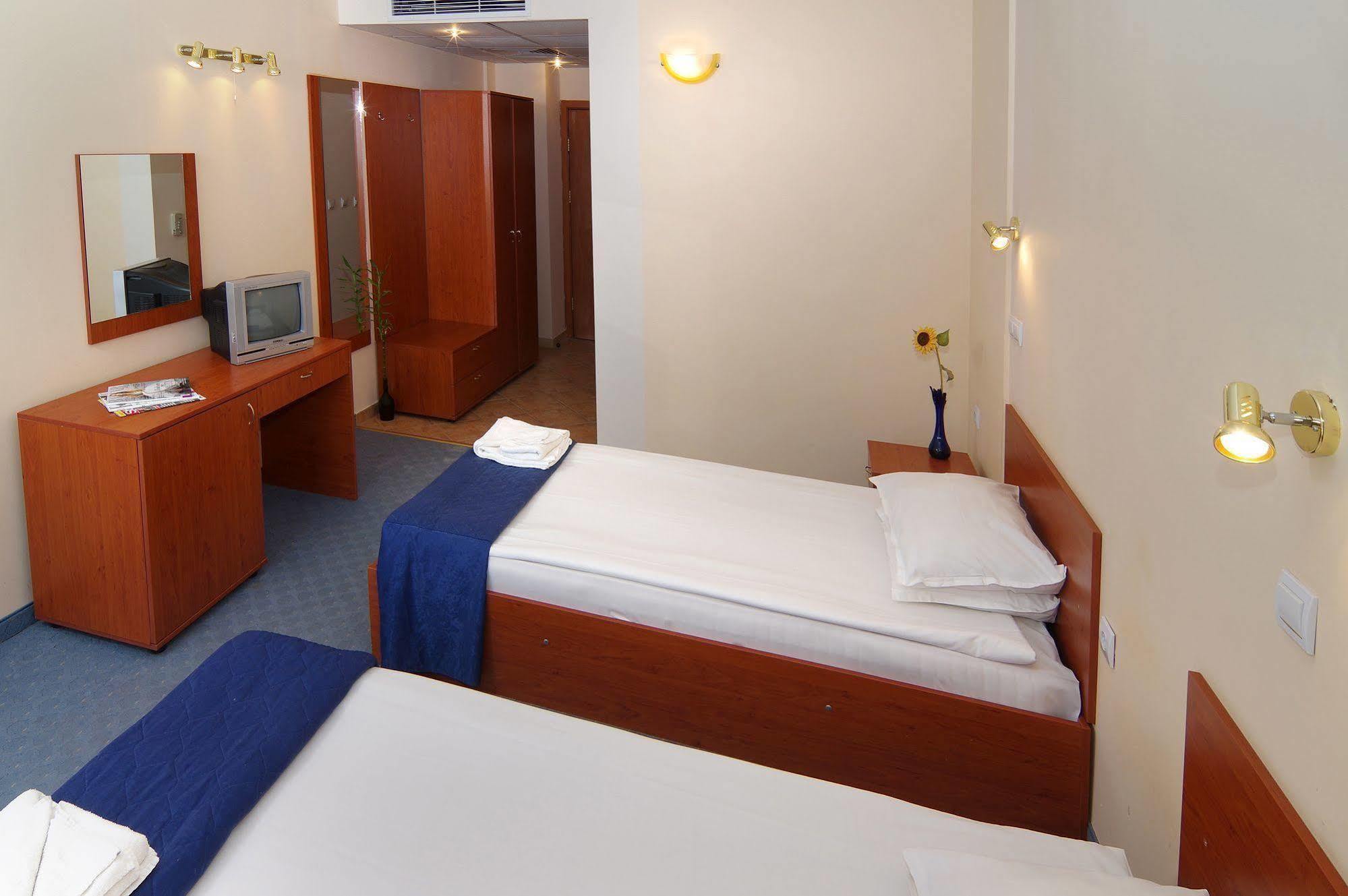 Royal Beach Hotel 3*
